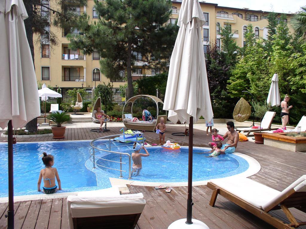 Lvv Palace Apartment Sunny Beach Exterior foto